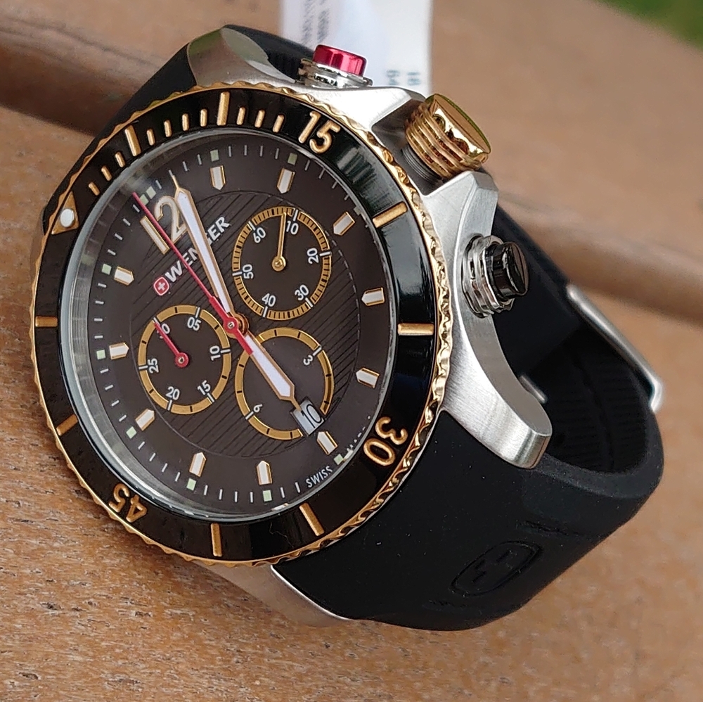 Wenger Tools Chronograph Rotating Bezel Black Gold